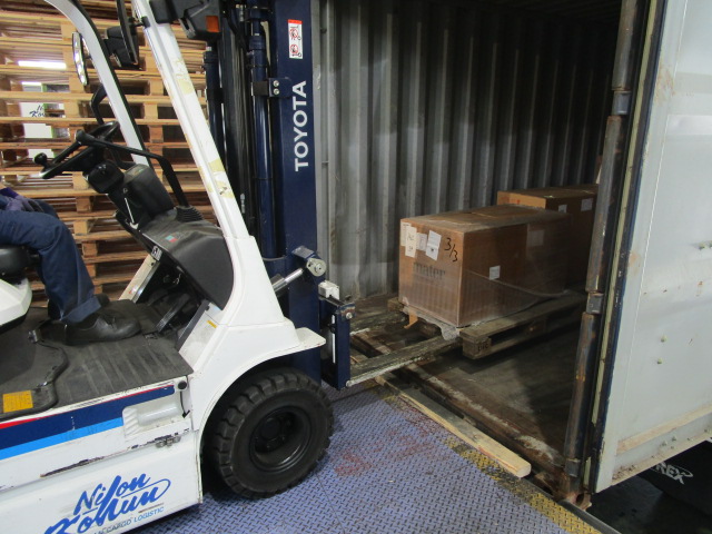 バンニング・デバンニング作業(市川倉庫)